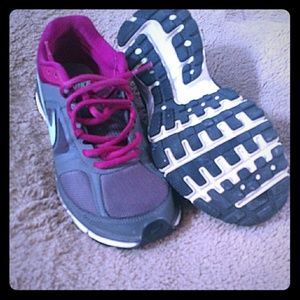 Womans nike shoe size 6